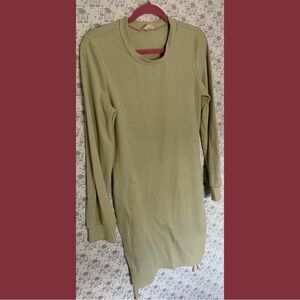 Green Mini Dress with Long Sleeves and Relaxed Fit